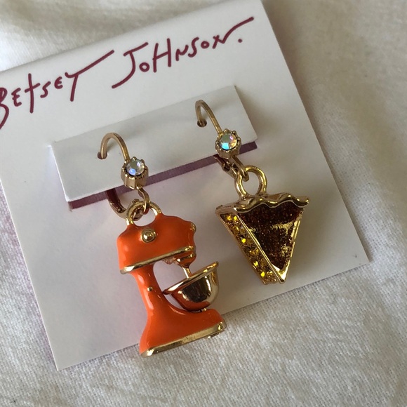 Betsey Johnson Mixer & Pumpkin Pie Slice Mismatch Drop Earrings Crystal NWT - Picture 4 of 11